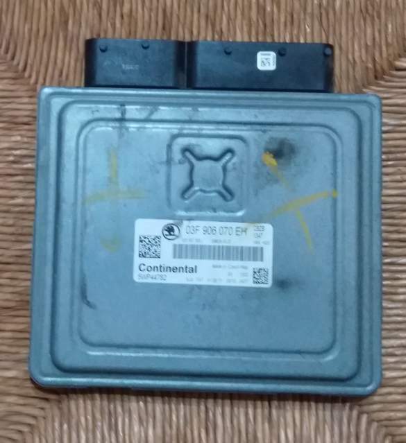 ECU CENTRALINA AUDI SKODA 2.0 03F906070EH 5WP44782 HW:H03 CBZB