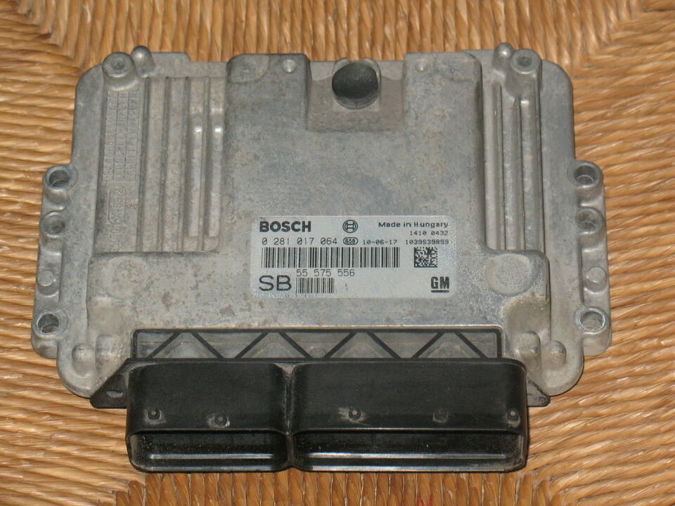 ECU OPEL ZAFIRA ASTRA 1.9 CDTI 0281017064 EDC16C39 55575556 GM