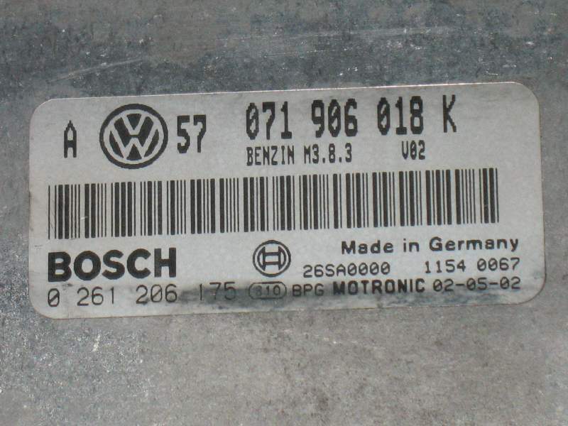ECU VW Golf 2.3 V5 Engine SEAT 071906018K BOSCH 0261206175