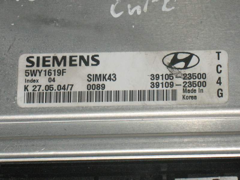 ECU Hyundai Coupe 2.0 5WY1619F 39105-23500 SIMK43