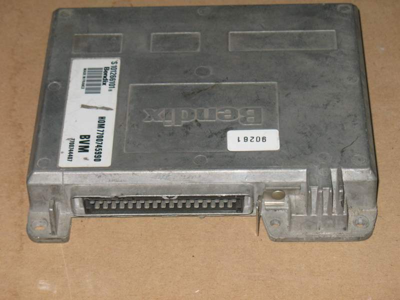Renault 21 ECU Siemens S101266101 B HOM7700745990 7700744407
