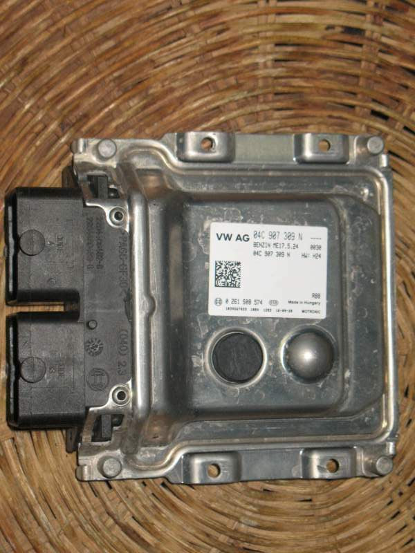 ECU ME17 5 24 0261S08574 VAG 04C907309N 1.0 VW UP Skoda Citigo ME17.5.24