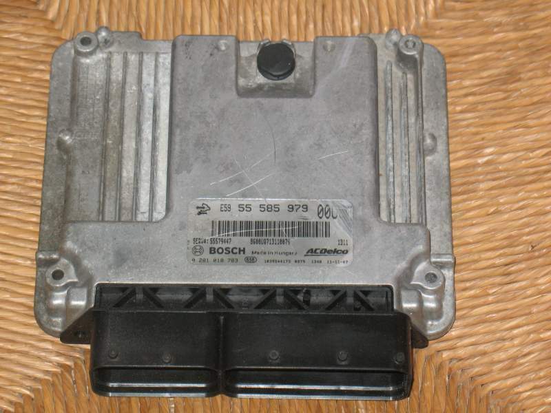 ECU OPEL CORSA 1.2 BOSCH 0281018783 55585979 55579447  EDC17C59