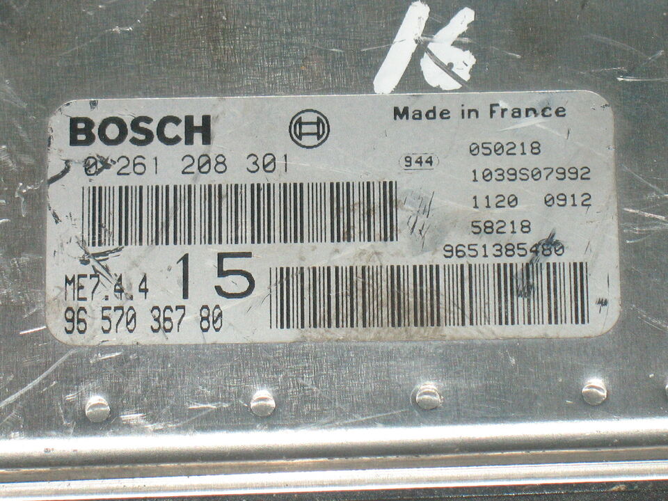 ECU Peugeot 307 1.6B. BOSCH 0261208301 9657036780 ME7 4.4 15