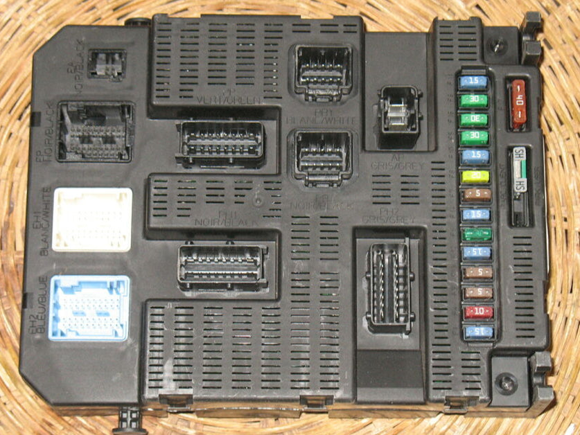 ECU BODY 2004 P07-00 Peugeot 207 C3 PLURIEL HDI 9659285480 BSI.