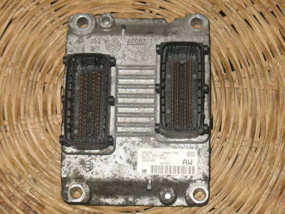 ECU OPEL CORSA D 1.0 Z10XEP 55557932 AW 0261208939 55557935