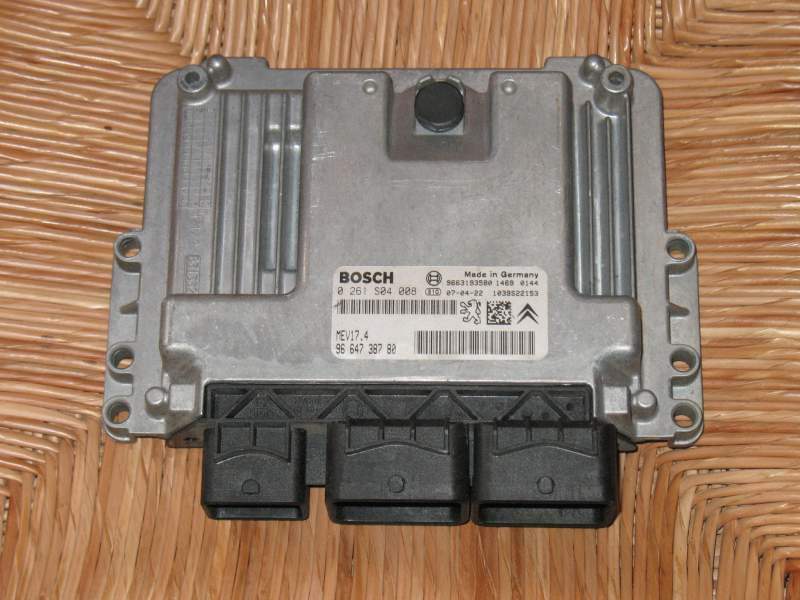 ECU PEUGEOT 207 1.6 BOSCH 0261S04008 9664738780 9663193580