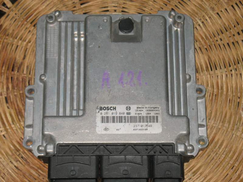 ECU Renault Trafic BOSCH 0281019840 237101754R 237103316R EDC 17C42-3.20