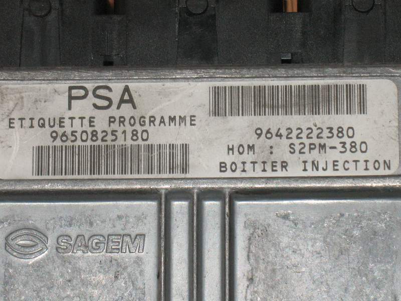 ECU 84820V02 CITROEN C3 1.4 8V 9650825180 9642222380 S2PM-380