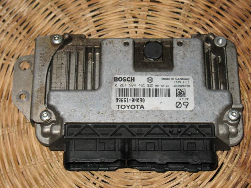 ECU TOYOTA BOSCH 0261S04465 896610H090 Peugeot 107 citroen c1 ME7.9.52