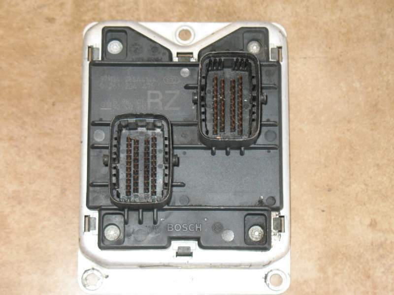 ECU OPEL CORSA 1.2 X12XE BOSCH 0261204475 GM 90532610 RZ