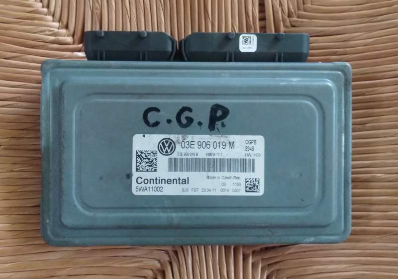 ECU VOLKSWAGEN POLO MOTORE 1.2 03E906019M 5WA11002