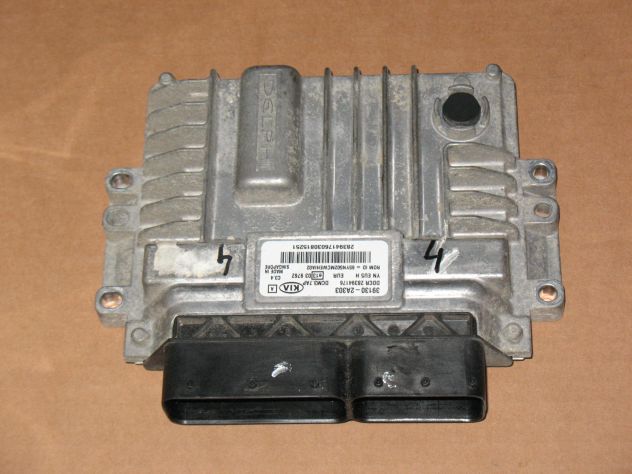 ECU KIA VENGA 391302A303 DDCR 28394176 DCM3.7AP